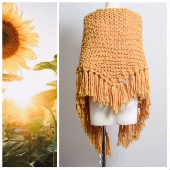 Oversized Knit Tassel Triangle Scarf - Picture 6 of 7